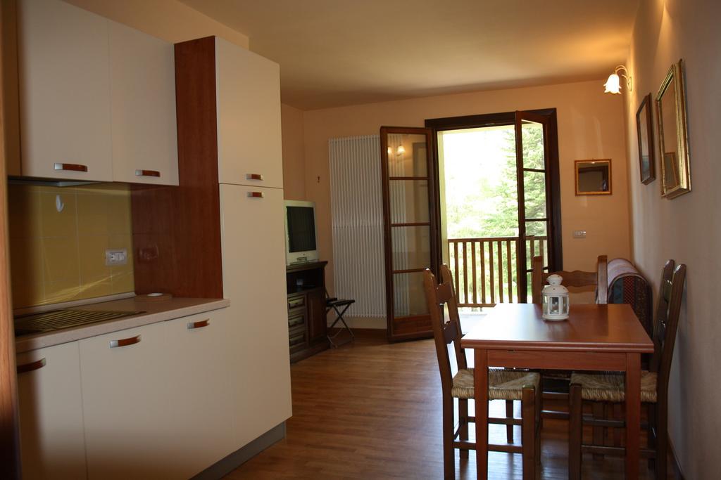 Aparthotel Il Cervo Bianco Abetone Zimmer foto